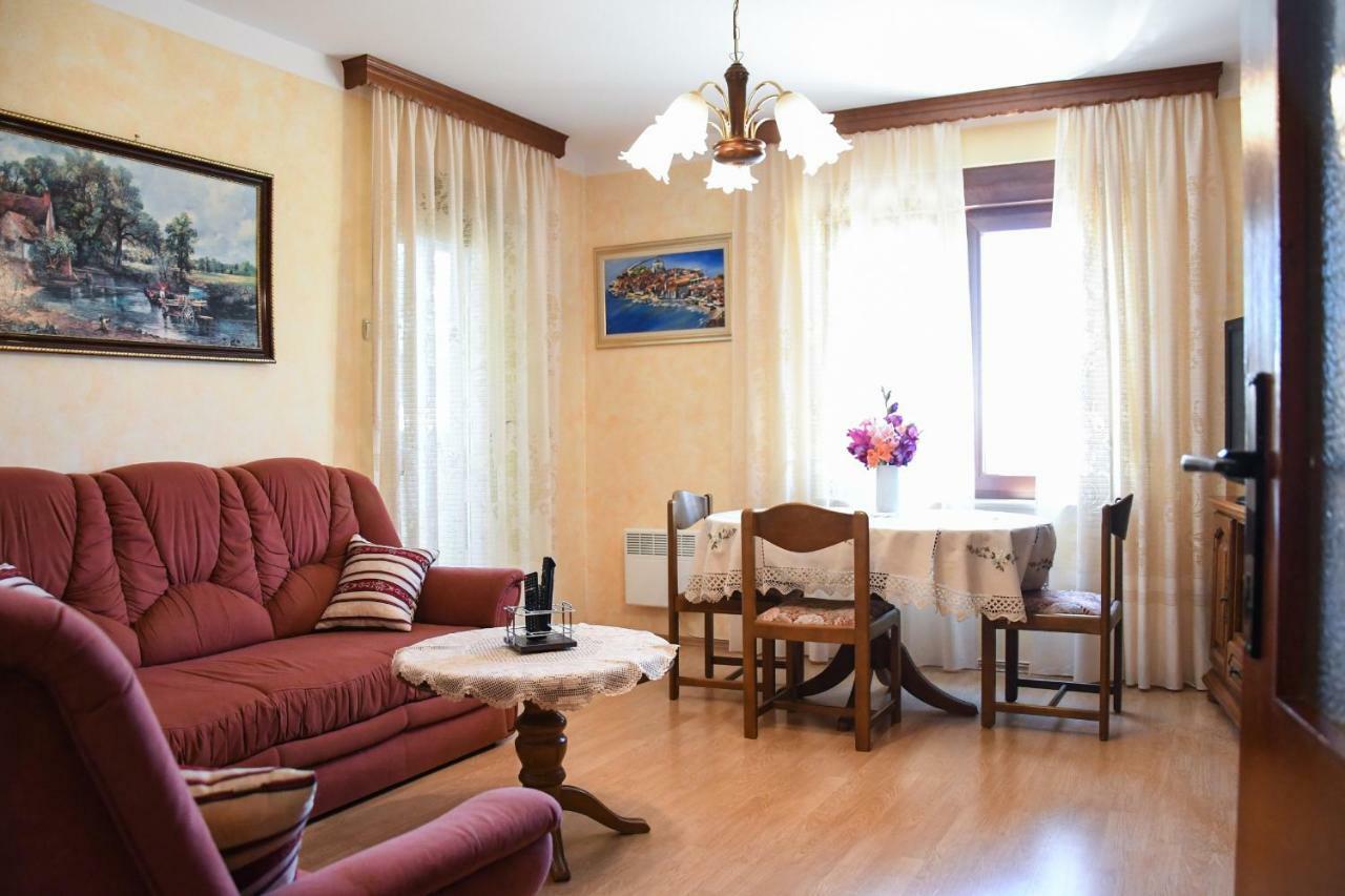 Duska Apartment อูมัค ภายนอก รูปภาพ